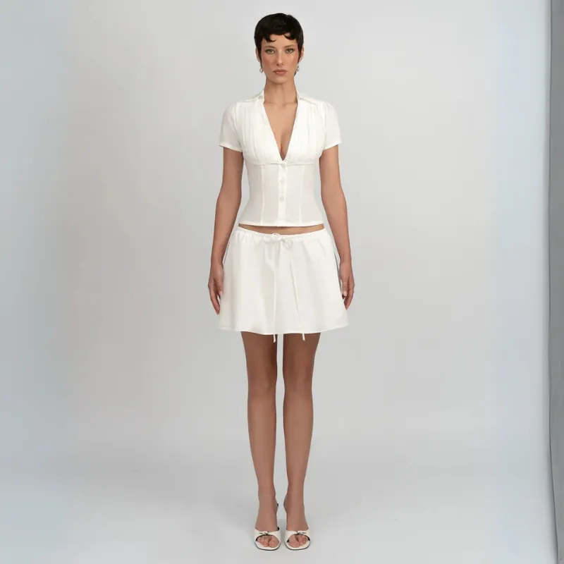 Polished Blouse With Contoured Fit And Pleat Front