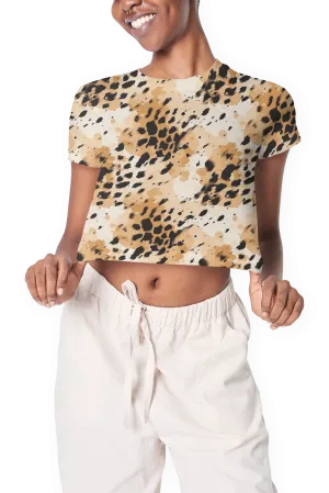 Savanna Chic: Bold Leopard Print Crop Top